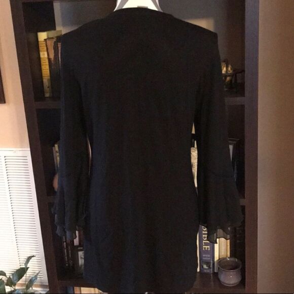C. Oliver MEDIUM Black Top With Bell Sleeves - Picture 3 of 4